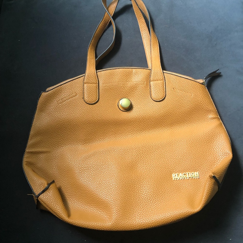 Kenneth Cole Reaction Shoulder Bag
